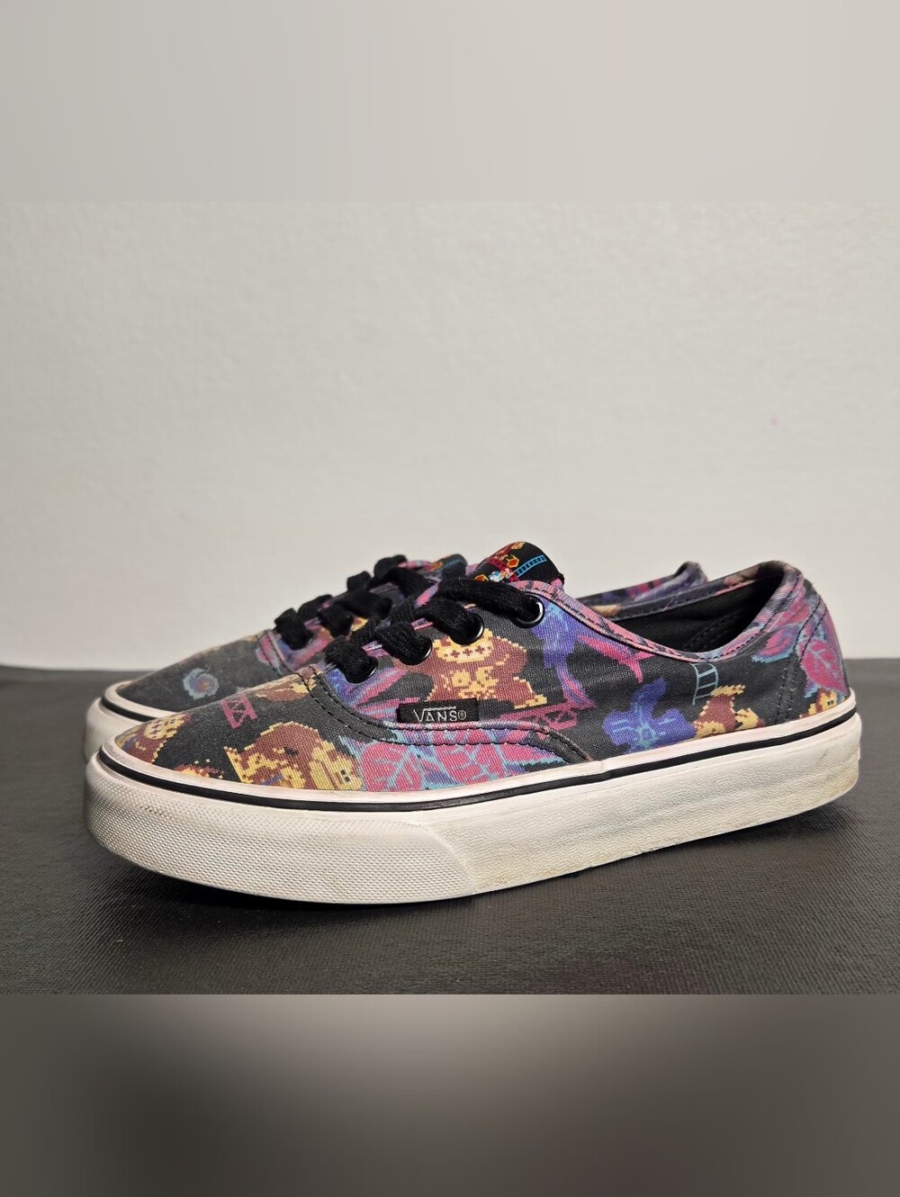 RARE VANS Authentic Donkey Kong Nintendo 8 Bit Sneakers Women Size 5.5 Game Over